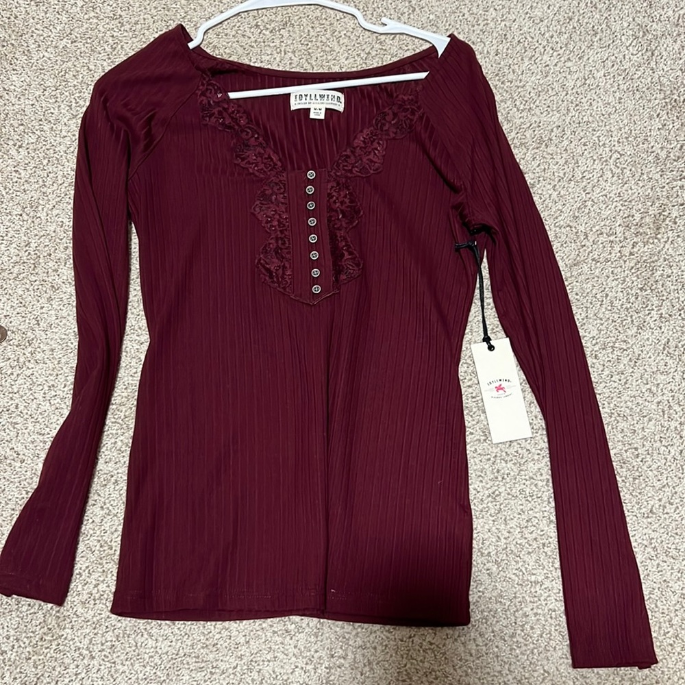 Miranda Lambert  burgundy long sleeve buttons down the front with lace appliqué